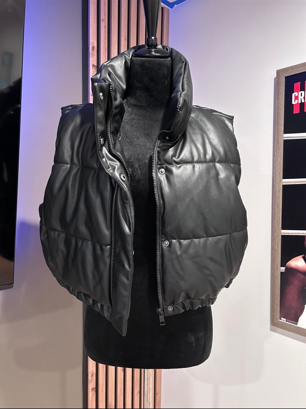 Zara Black Cropped Puffer Vest - Picture 6 of 6